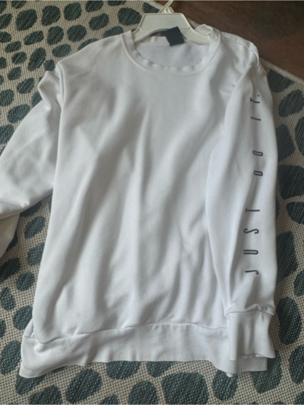Nike White Kids Crewneck Sweatshirt with Sleeve Text